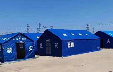 Tangshan Pengcheng Outdoor ha estado profundamente involucrado en la estandarización de los procesos de tiendas de campaña para socorro en casos de desastre, construyendo una línea de defensa sólida y de calidad para suministros de emergencia.
